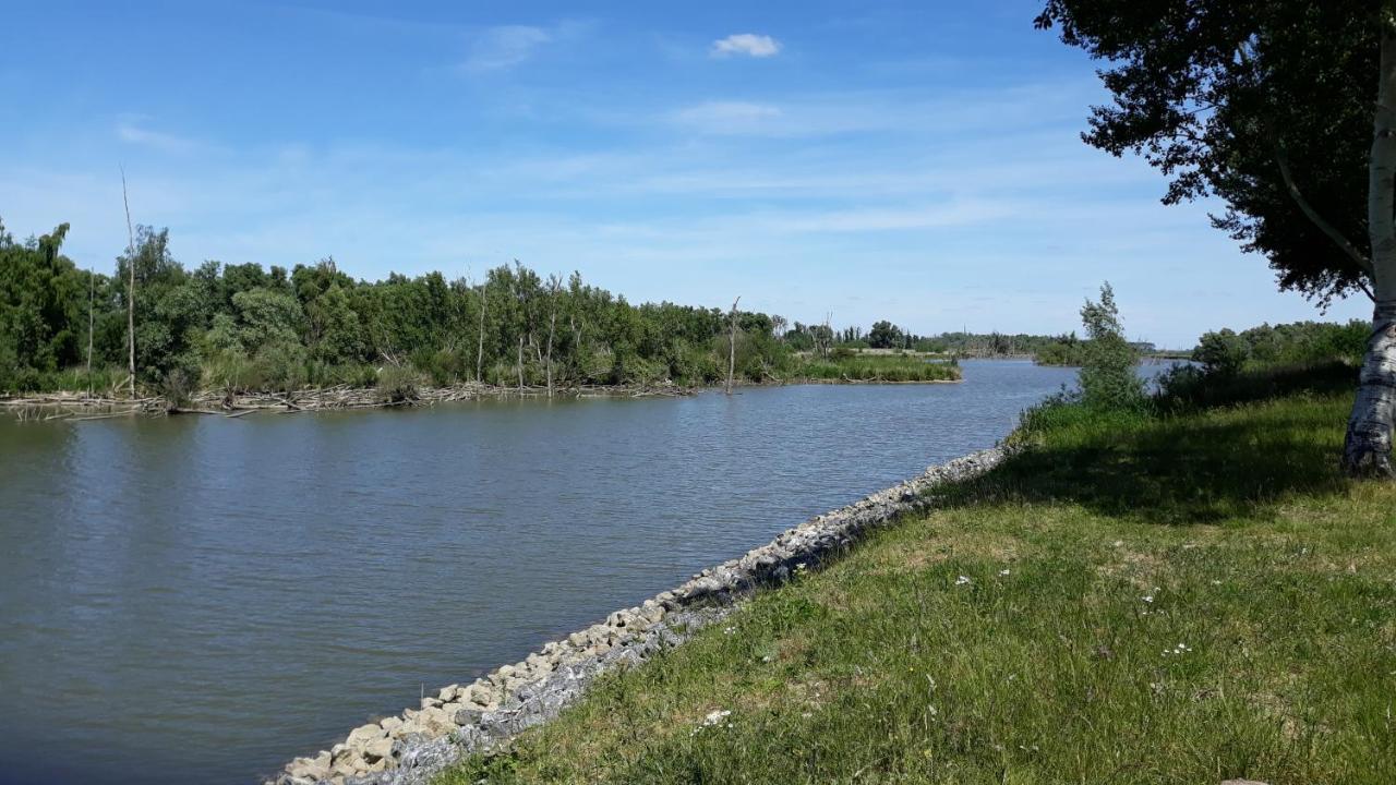 Biesbosch Bed & Breakfast Werkendam Luaran gambar
